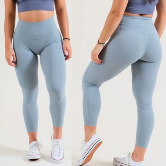 PARAGON Pants - Paragon Fitwear High Waisted Mojave Light Blue Stripe 7/8 Length Small Leggings